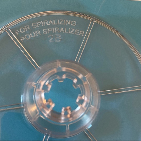 Veggie Bullet VB‑102 Spiralizer Inner Bowl Replacement Part Clear Plastic Bowl - Picture 4 of 5